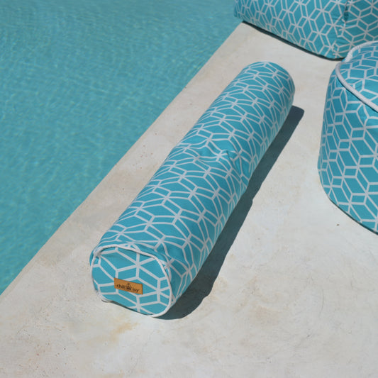 Schwimmnudel XXL Super Maccheroni Crystal Türkis von chillisy hergestellt in Deutschland. Länge 120 cm, Durchmesser 20 cm
