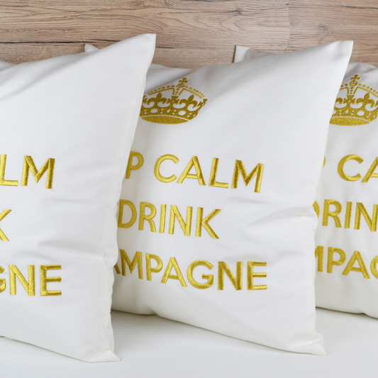 Kissen „Keep Calm & Drink Champagne“ Weiß Gold – Premium Indoor & Outdoor Dekokissen