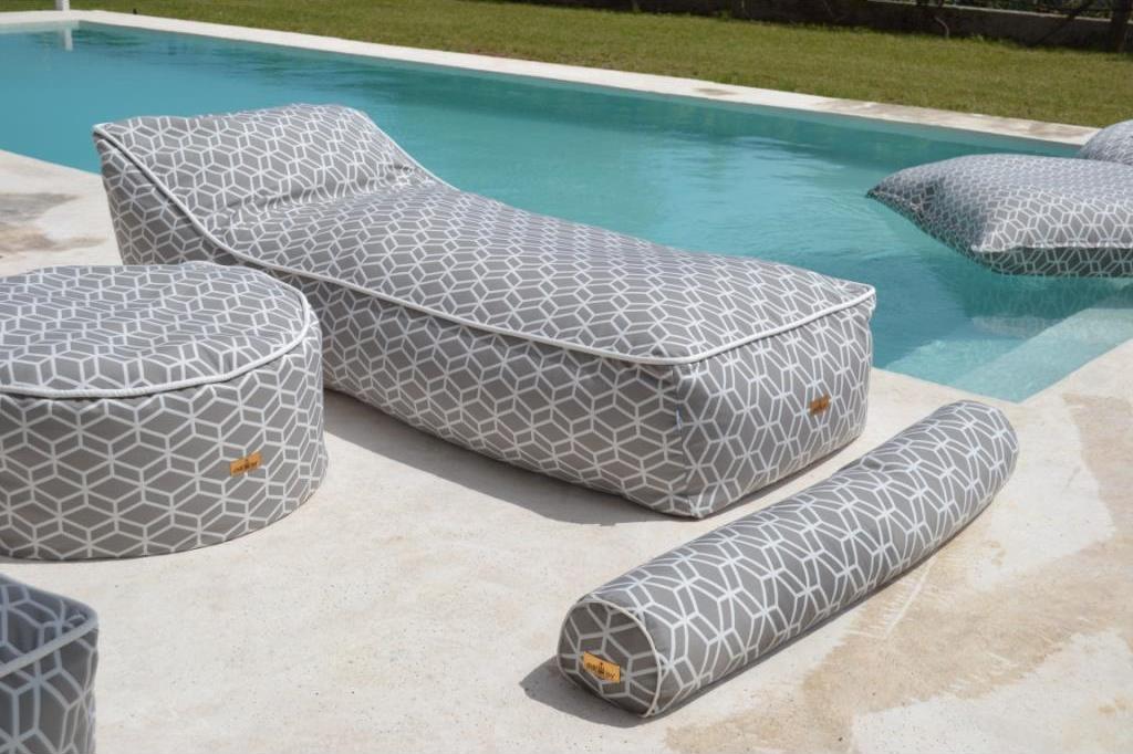 Daybed Sonnenbett Crystal Gold Grau von chillisy online kaufen.