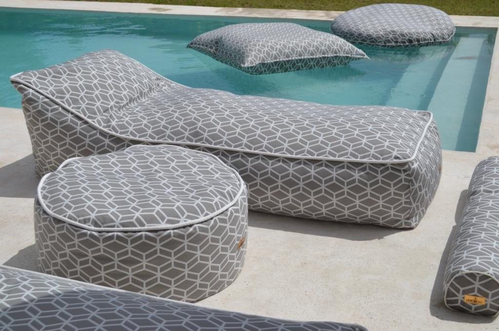 Daybed Sonnenbett Crystal Gold Grau von chillisy online kaufen.