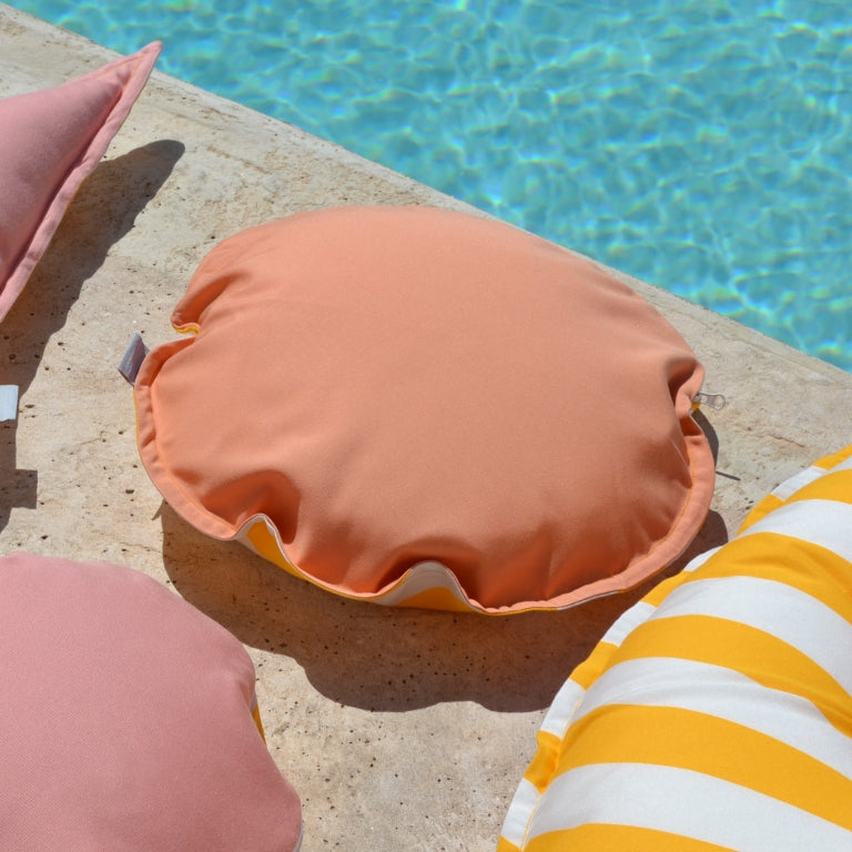 Kissen Rondo in der Farbe Aprikot aus der Kollektion Capri | Schwimmkissen & Gartenkissen von chillisy