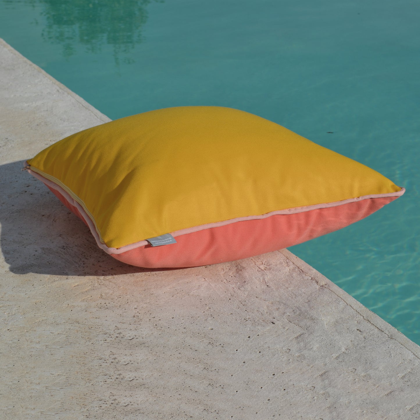 Happy Cushions Kissen Kollektion. In den Farben Gelb, Rosa, Pink Grapefruit... Gartenkissen hergestellt in Deutschland von chillisy.