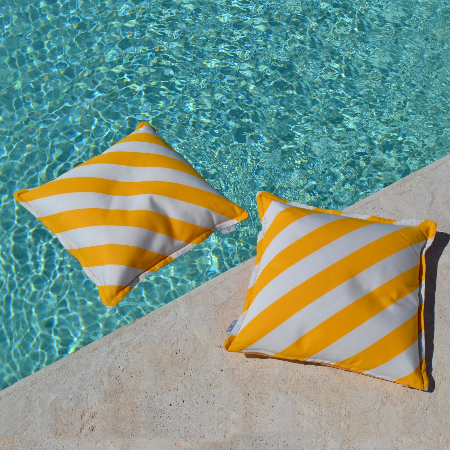Cushion Quadro Capri Yellow-White | Swimming cushions & garden cushions