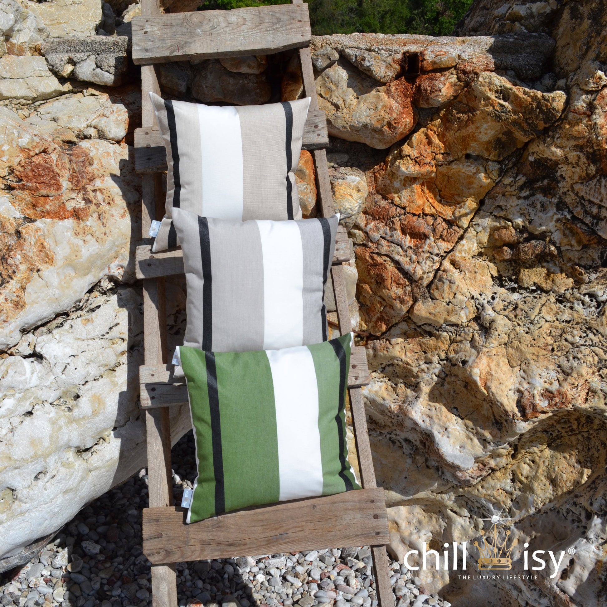 Kissen Sunbrella® Canyon Grün weiß schwarz gestreift.