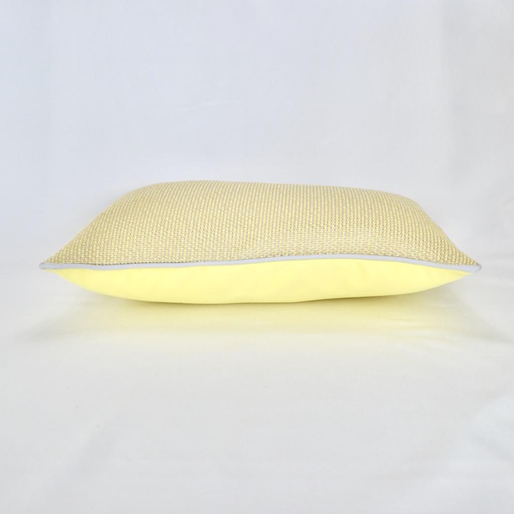 Produkt: Kissen, Gartenkissen; Material: Sunbrella Majestic, Verwendung: Outdoor und Indoor; Farbe: Grau, Gelb, Limone; Mit Keder, Paspel; verschiedene Größen; Marke: chillisy Lifestyle; online kaufen. Hergestellt in Deutschland.