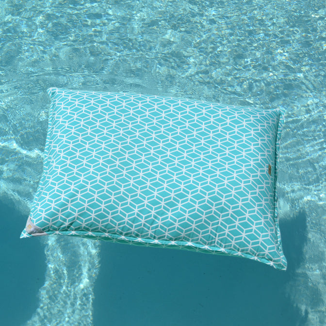 Pool Sitzsack in der Farbe Türkis Weiß von chillisy hergestellt in Deutschland kaufen.