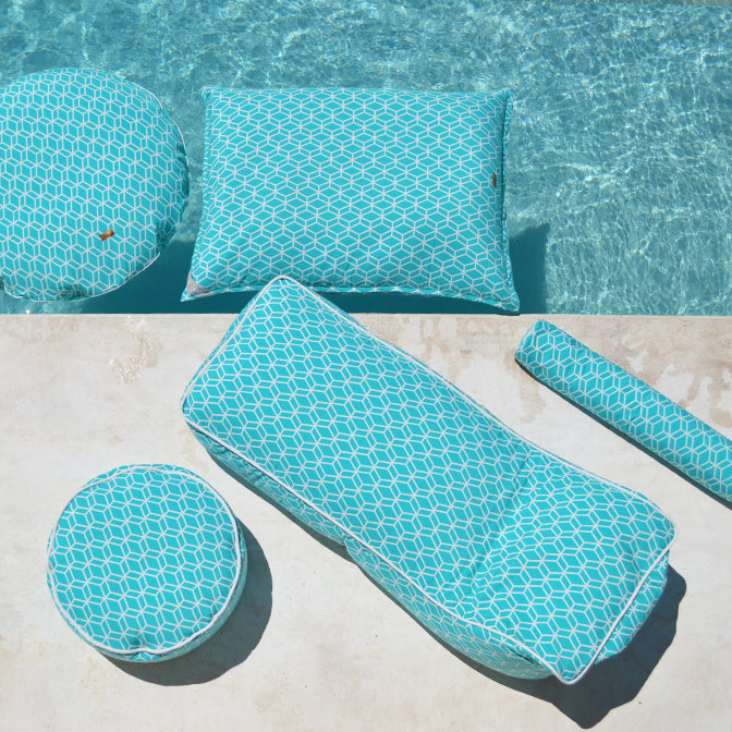 Pool Sitzsack in der Farbe Türkis Weiß von chillisy hergestellt in Deutschland kaufen.