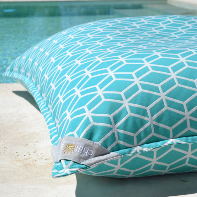 Pool Sitzsack in der Farbe Türkis Weiß von chillisy hergestellt in Deutschland kaufen.