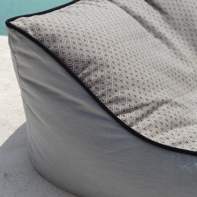 Sessel im Boho Style aus witterungsbeständigen Sunbrella Textil, hergestellt von chillisy in Deutschland.