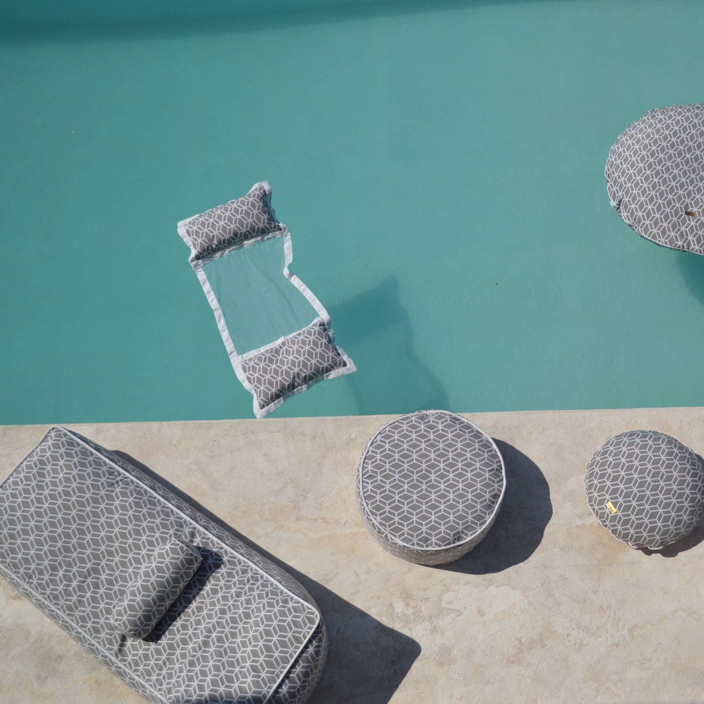 Shooting-Sale: Wasserhängematte Crystal Grau