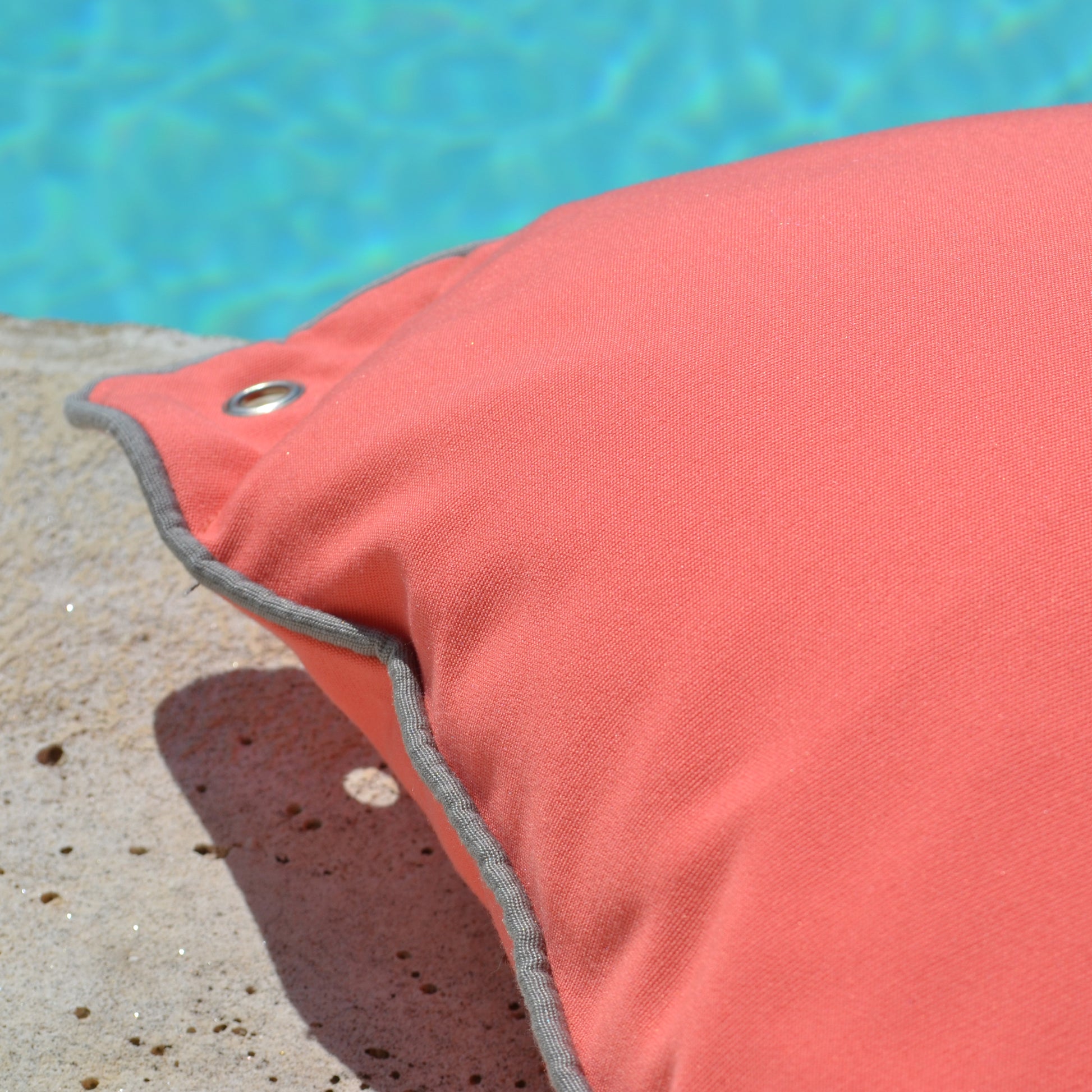 Yachtkissen Bootskissen, Farbe: Pink Grapefruit, Verwendung: Indoor, Outdoor, Yacht; Marke: chillisy; Hergestellt in Deutschland. Yacht cushion boat cushion, color: pink grapefruit, use: indoor, outdoor, yacht; Brand: chillisy; Made in Germany. Worldwide shipping.