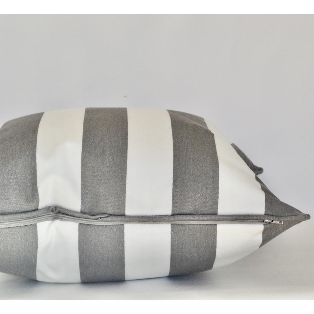 yachtkissen Bootskissen Sunbrella mit Öse & Keder Grau Weiß gestreift – chillisy® Yacht Lifestyle  online kaufen.
