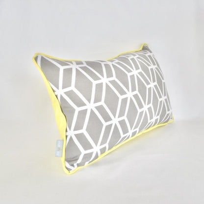 Designer Outdoor Dekokissen Calvia – Wetterfestes Gartenkissen in Grau mit gelbem Akzent