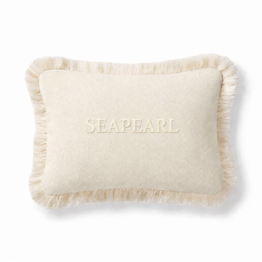 chillisy Yachtkissen SEAPEARL in der Farbe Canvas zum Personalisieren mit eigenem Yachtnamen. SEAPEARL dient als Platzhalter für das eigene wetterfeste Bootskissen mit Fransen.