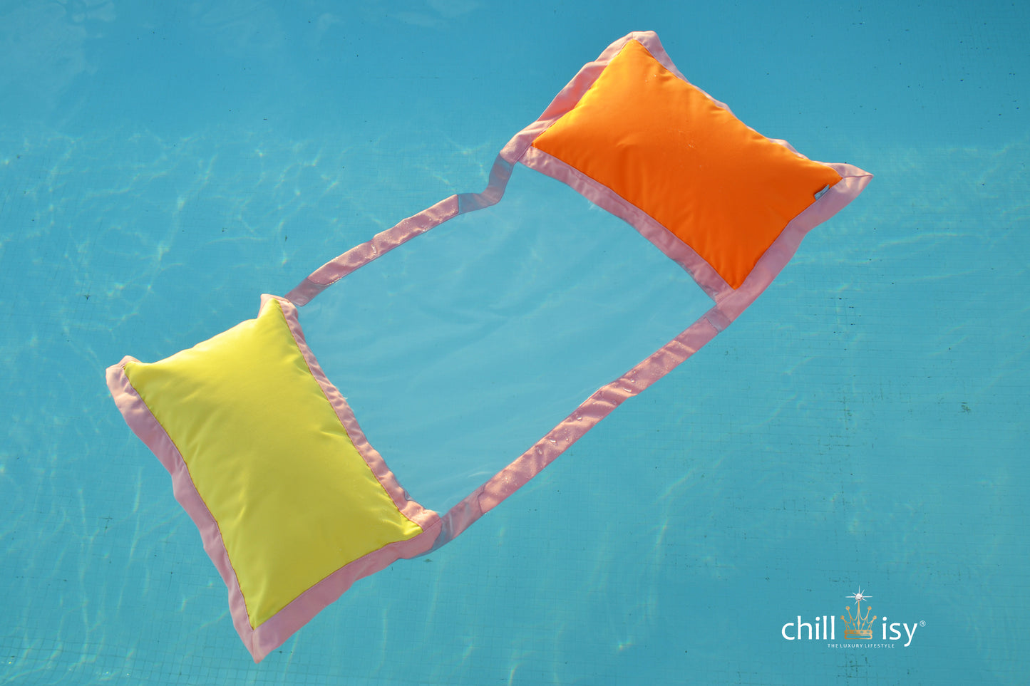 Wasserhängematte Schwimmliege Mallorca von chillisy hergestellt in Deutschland.  Farbe: Orange, Rosa, Limonen Gelb.