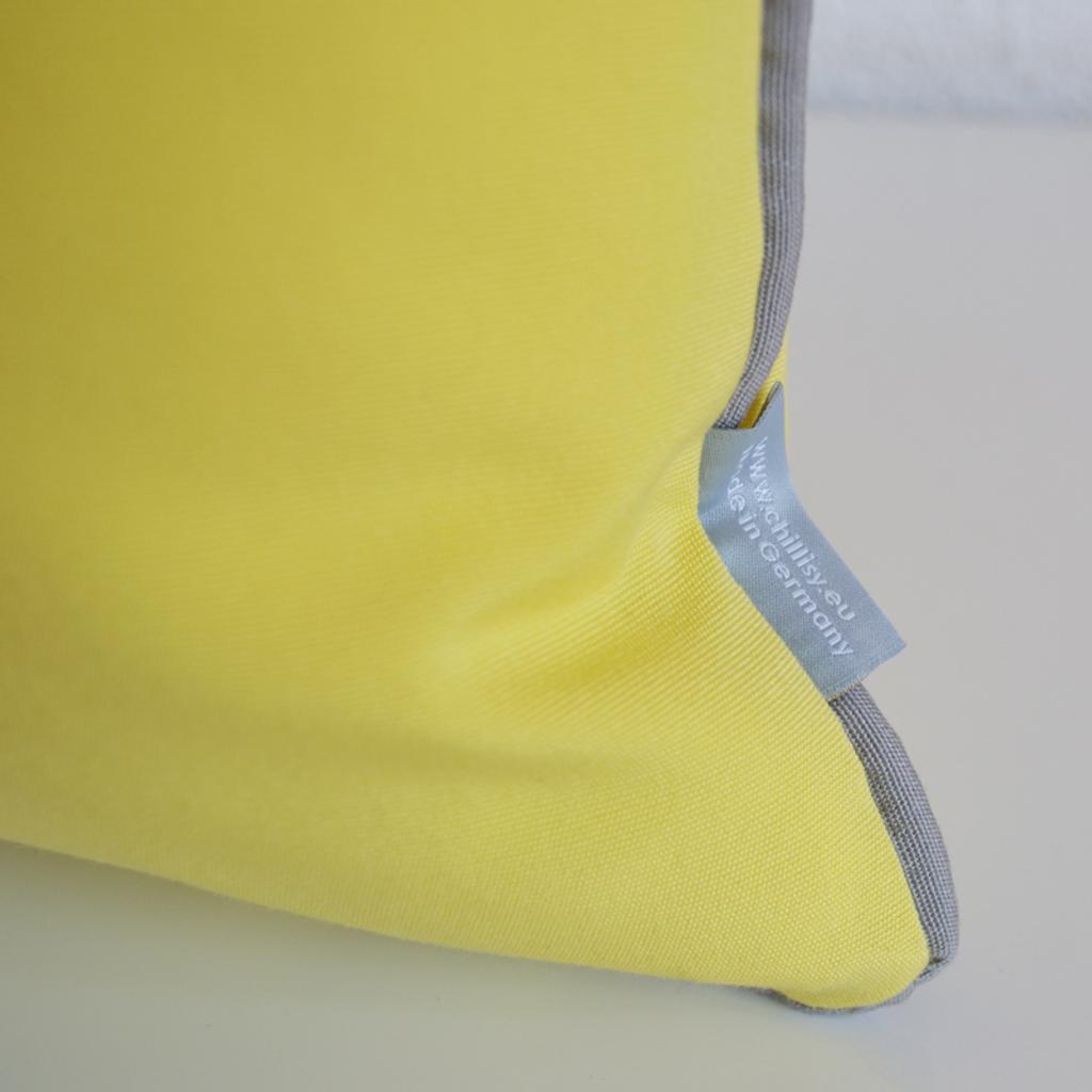 Yachtkissen Bootskissen, Farbe: Limone Gelb, Verwendung: Indoor, Outdoor, Yacht; Marke: chillisy; Hergestellt in Deutschland. Yacht cushion boat cushion, color: lime yellow, use: indoor, outdoor, yacht; Brand: chilly; Made in Germany. Worldwide shipping.