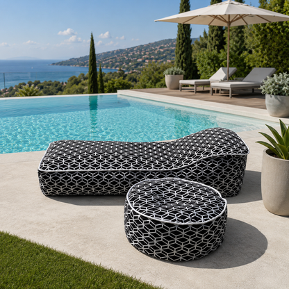 chillisy® Luxus Outdoor Daybed mit Pouf am Pool – wetterfestes Designer Lounge Möbel in Schwarz Weiß für Terrasse, Garten & Yacht – Made in Germany