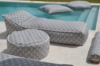 Daybed Sonnenbett Crystal Gold Grau von chillisy online kaufen.