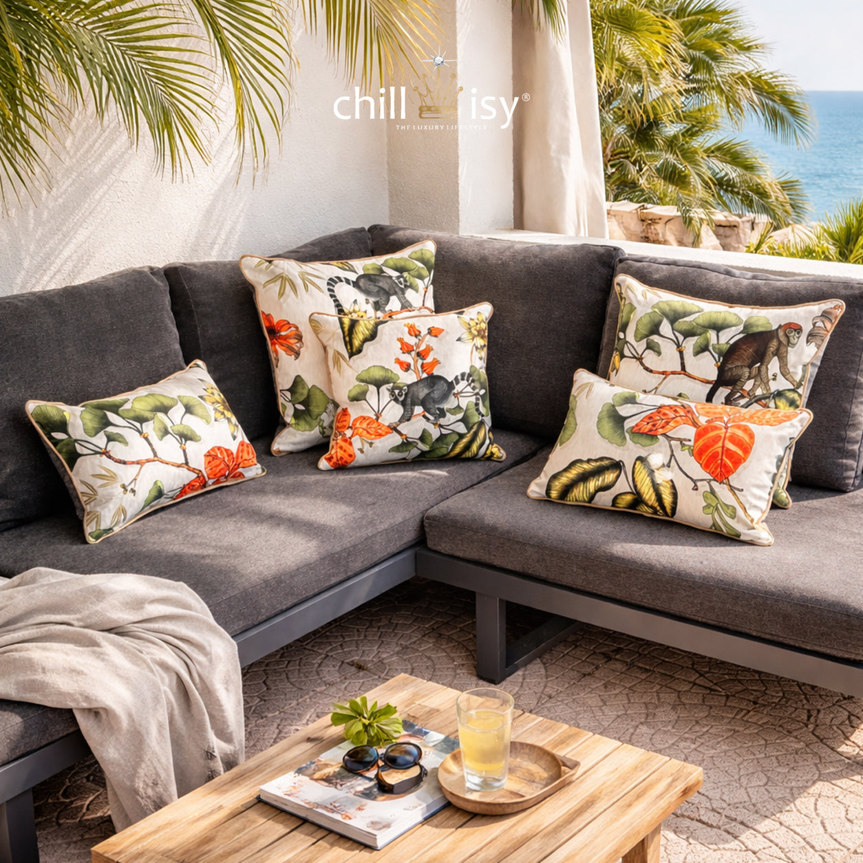 Outdoor Designer Kissen Jungle Muster Luxus Made in Germany chillisy Terrasse mit Meerblick. Stoff: Chiavasso, JAB Anstoetz