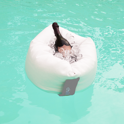 Weißer schwimmender Flaschenkühler CHAMPAGNE BELT langlebig aus Stoff, nachhaltig in Deutschland hergestellt. In 28 modernen Farben erhältlich.