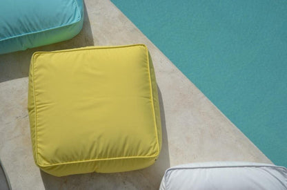 Hocker Pouf Liegewiese, Verwendung: Indoor, Outdoor, Yacht. Hergestellt in Deutschland. Marke: chillisy, Farbe: Mint, Limone, Weiß.