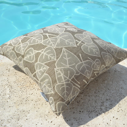 Graues Gartenkissen mit Blättermotiv kaufen.