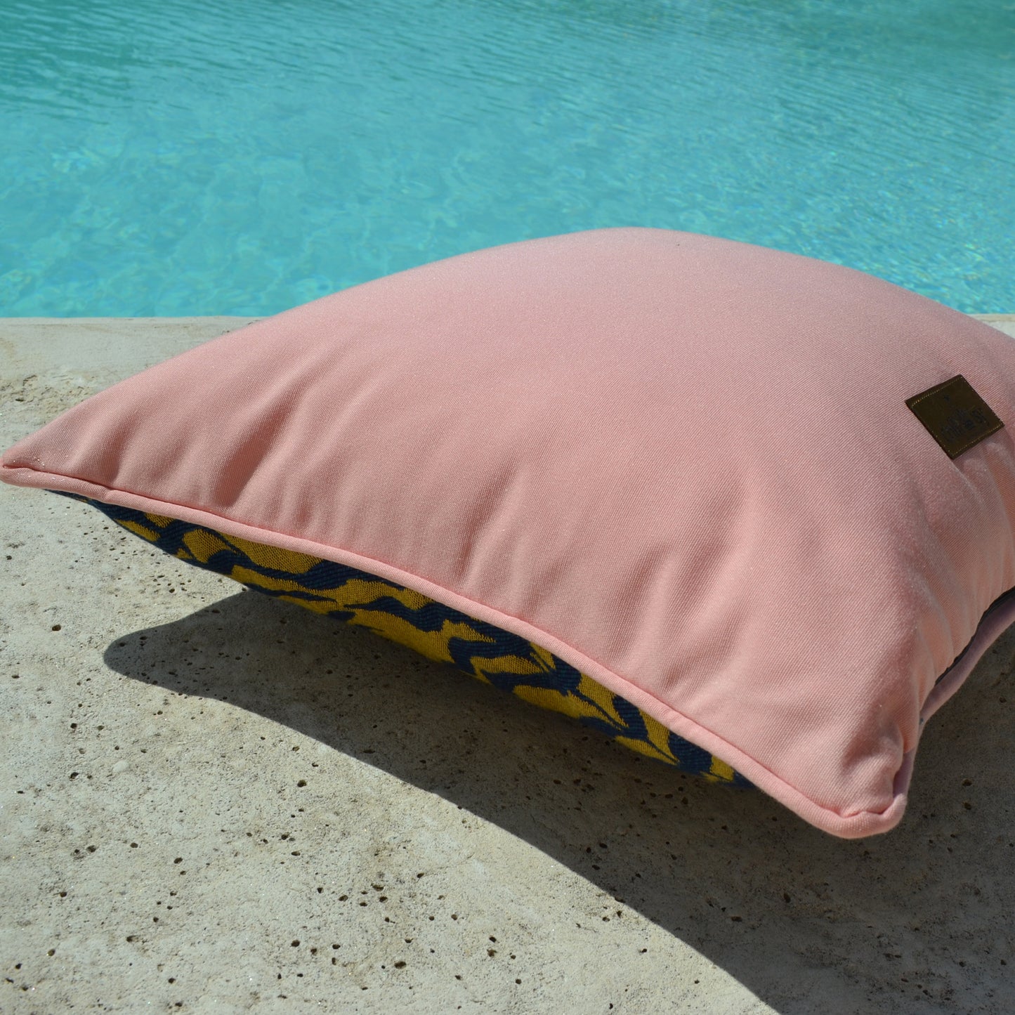 Cushion Sunbrella Ikebana Safari, color: beige, blue, pink. Usage: Indoor, Outdoor, Yacht. Made in Germany. Shipping worldwide. Brand: chillisy.