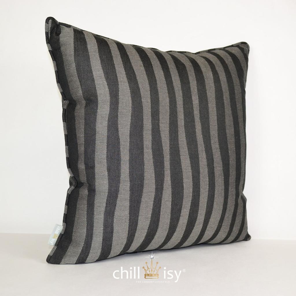 Kissen, Farbe: schwarz, dunkelgrau, Design: Waves, Wellen. Hergestellt in Deutschland. Weltweiter Versand. Marke: chillisy.
Cushion, color: black, dark gray, design: waves. Made in Germany. Worldwide shipping. Brand: chillisy.