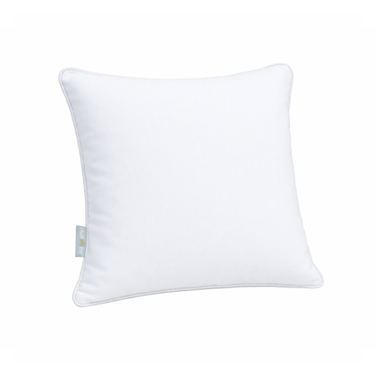 Weißes Gartenkissen mit Keder, wasserbeständig und sonnenbeständig, hergestellt in Deutschland von chillisy