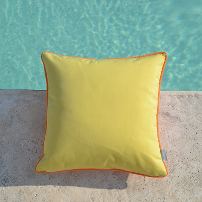 Happy Cushions Kissen in der Farbkombination Zitronen Gelb, Mandarinen Orange und Rosa. Gartenkissen hergestellt in Deutschland von chillisy.