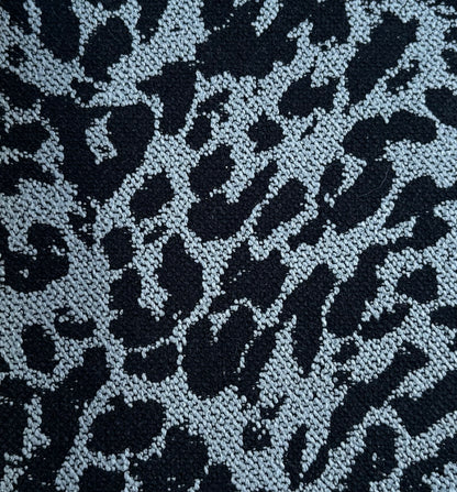 Stoffmuster Jacquard vom Kissen im Leo Design Schwarz/Grau von chillisy Chill'in 