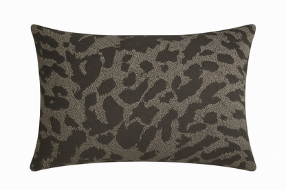 Dekokissen Leo Deisgn in Schwarz/Taupe Jacquard Design von chillisy hergestellt in Deutschland.