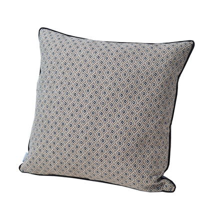 Kissen Sunbrella Komo Raffia Grau Melange  Für die Verwendung: Indoor und Outdoor  Bohemian Style Kissen für den Außen- und Innenbereich in der natürlichen Farbkombination Beige, Taupe, Weiß, Schwarz und Grau Melange.