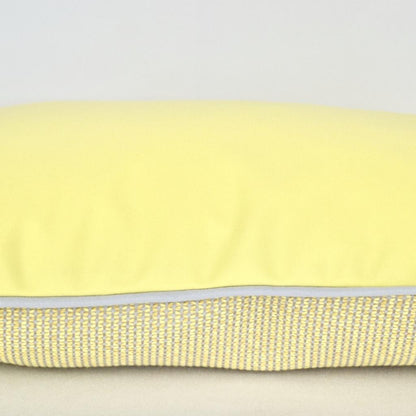 Produkt: Kissen, Gartenkissen; Material: Sunbrella Majestic, Verwendung: Outdoor und Indoor; Farbe: Grau, Gelb, Limone; Mit Keder, Paspel; verschiedene Größen; Marke: chillisy Lifestyle; online kaufen. Hergestellt in Deutschland.