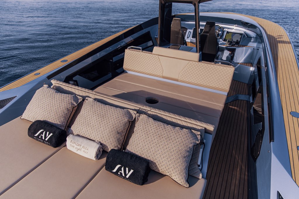 Yacht Cushion Sunbrella® Komo