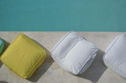 Lounge Sessel CHILL EASY 105x105,Verwendung: Indoor, Outdoor, Yacht. Farbe: Weiß, Gelb. Marke: chillisy. Hergestellt in Deutschland.