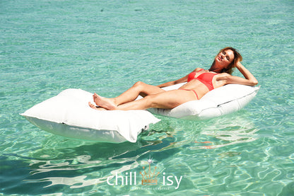 Weißes Schwimmkissen Float Formentera 100x100 und 60x60 cm von chillisy hergestellt in Deutschland
