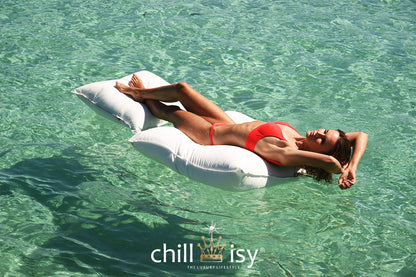 Weißes Schwimmkissen Float Formentera 100x100 und 60x60 cm von chillisy hergestellt in Deutschland