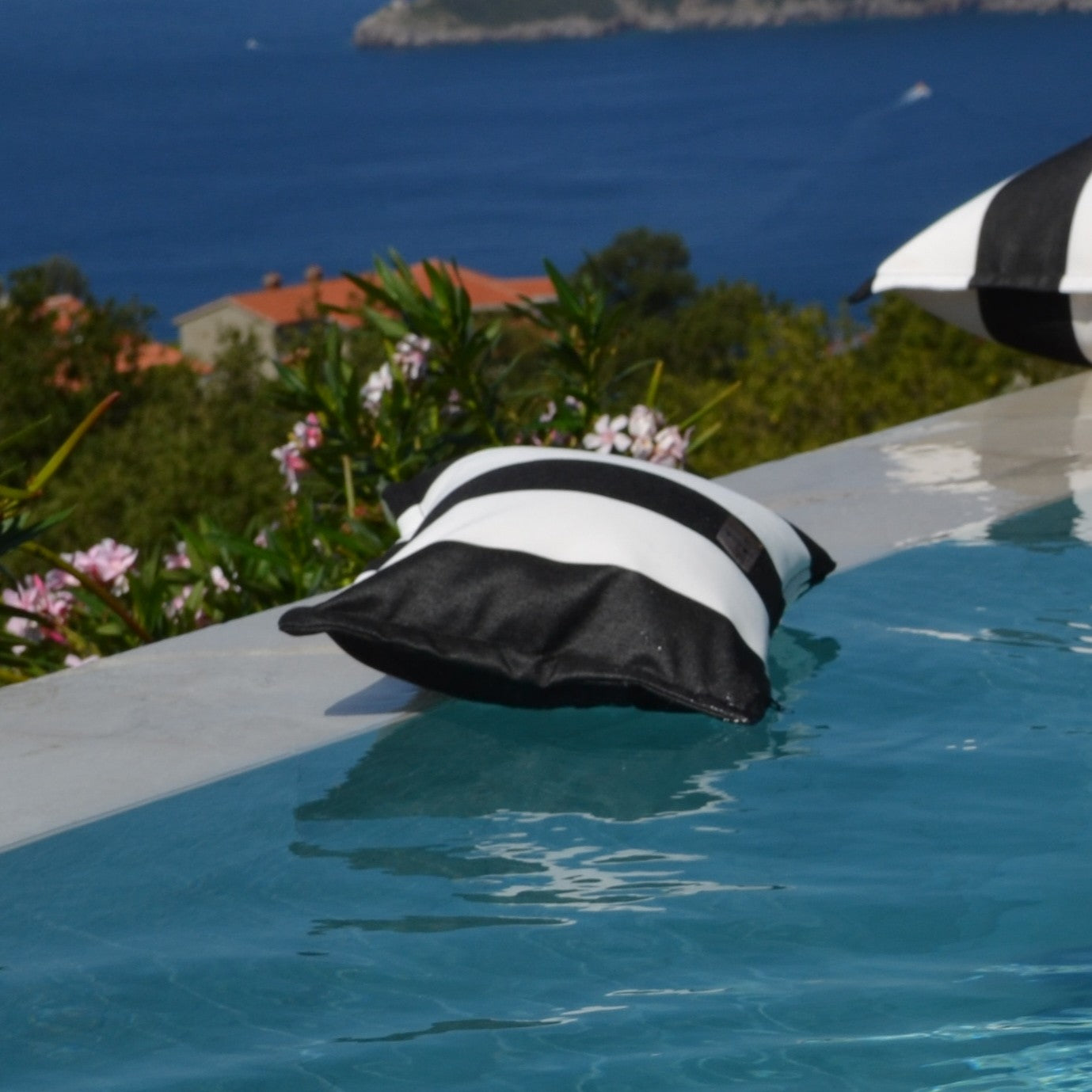 Piccolino Schwimmkissen Sveti Stefan