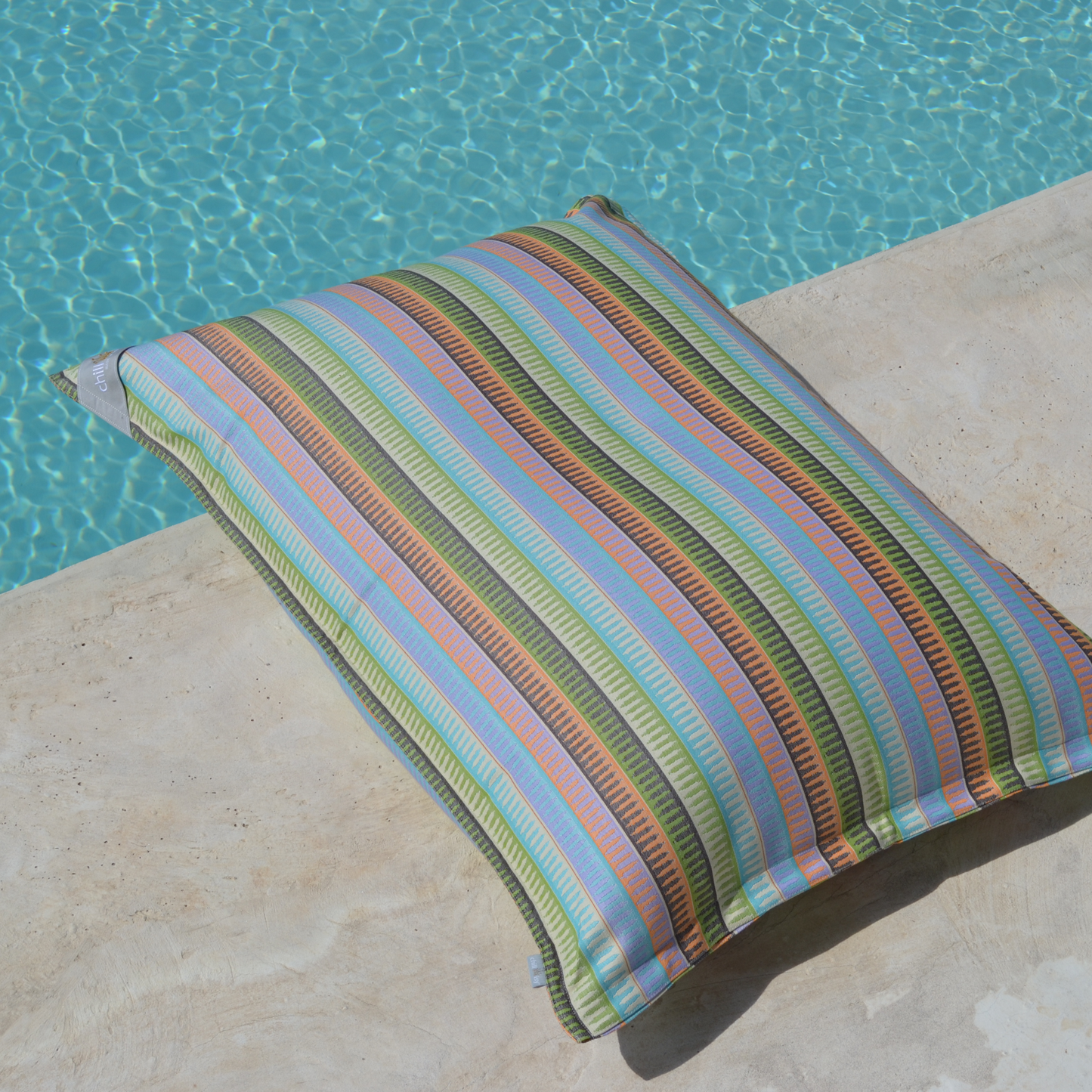 Pool Sitzsack Ibiza Junior, für Kinder, , Luftmatratze Luxus, Verwendung: im Wasser und an Land. 5 Jahre Garantie. Farbe: bunt, mehrfarbig, Blau, Orange, Grün, Schwarz. Marke: chillisy. Online kaufen.