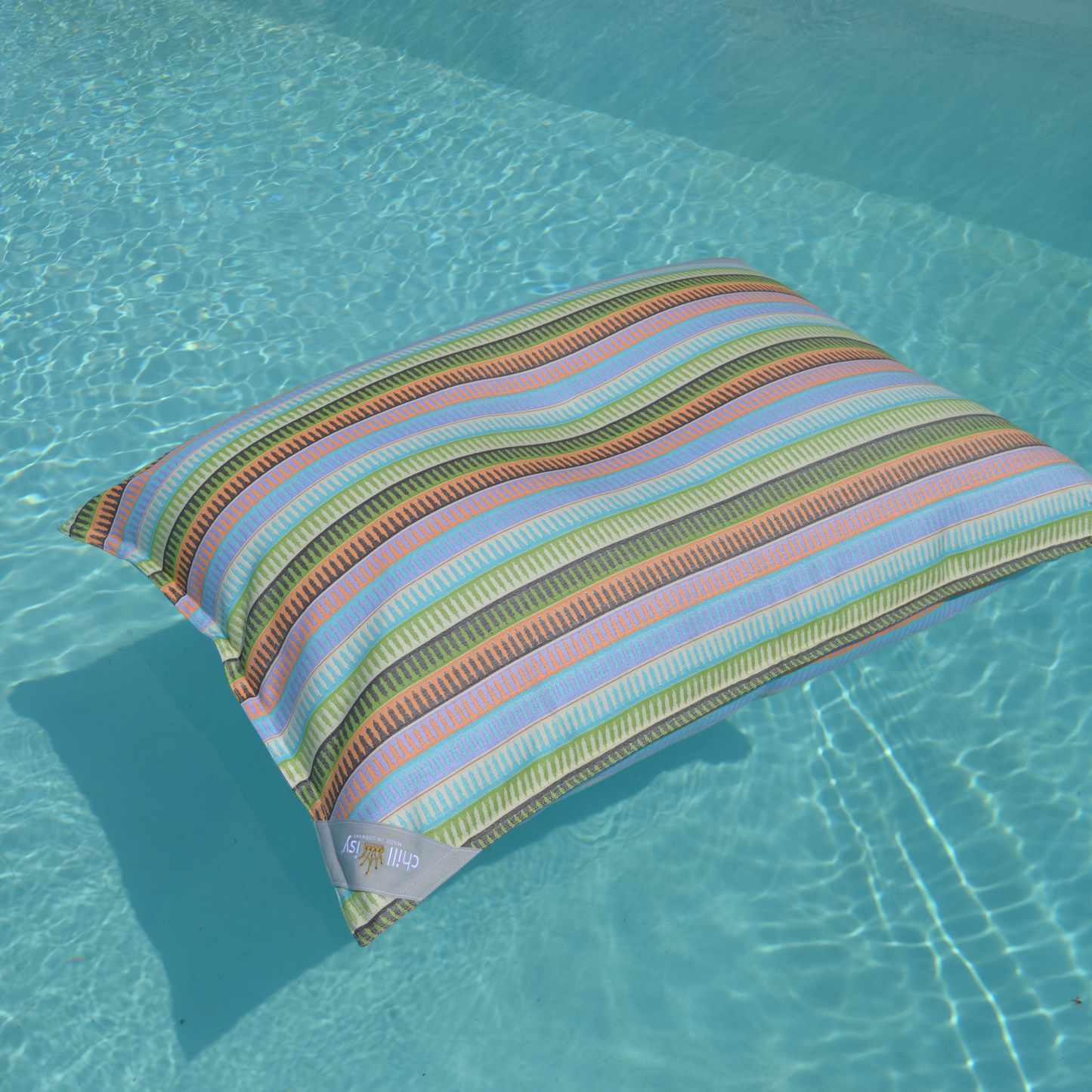 Pool Sitzsack Ibiza Junior, für Kinder, , Luftmatratze Luxus, Verwendung: im Wasser und an Land. 5 Jahre Garantie. Farbe: bunt, mehrfarbig, Blau, Orange, Grün, Schwarz. Marke: chillisy. Online kaufen.