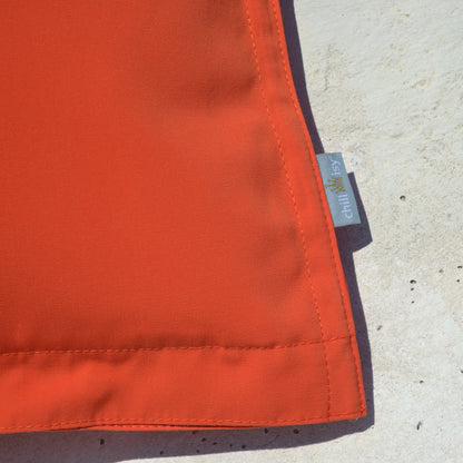 Sitzsack für Outdoor und Indoor, Farbe:  Hummer Orange. Perfekte Handarbeit, perfekte Nähte. Hergestellt in Deutschland von chillisy.