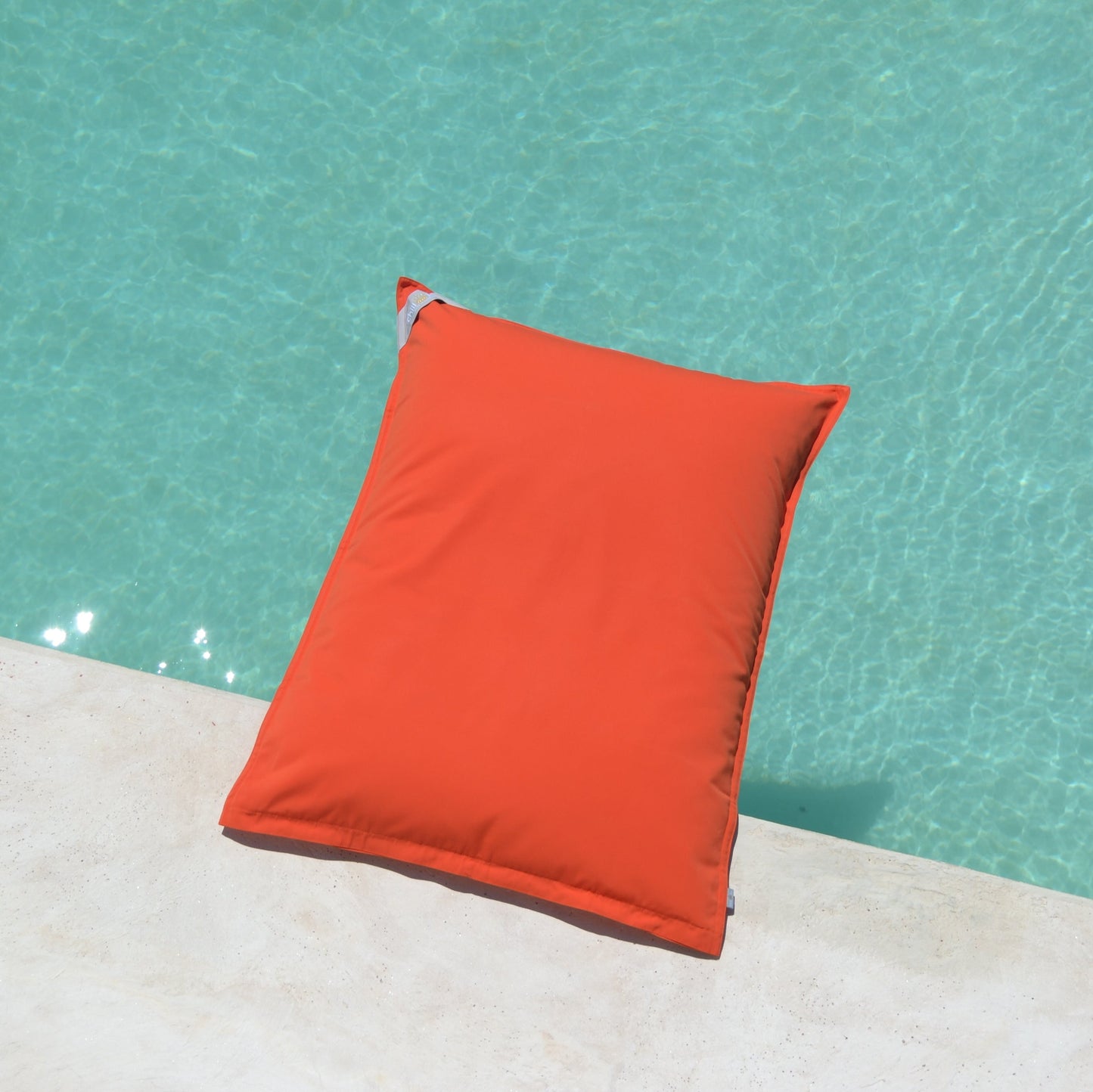 Poolkissen Premium, Pool Sitzsack, Farbe: Hummer Orange, hergestellt von chillisy in Deutschland. 160x120 cm. onlilne kaufen