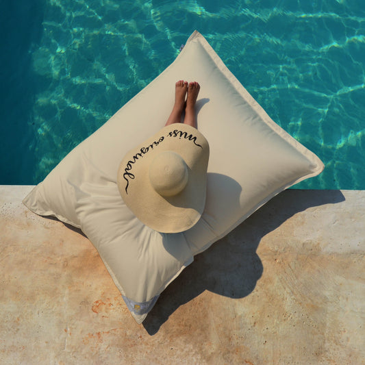 Pool Sitzsack Junior 130x100 cm Canvas von chillisy hergestellt in Deutschland auf dem Pool, Wasser und an Land verwendbar. 