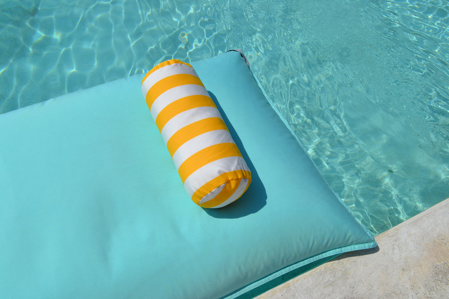 Pool Sitzsack Premium Poolkissen,  Schwimmrolle Gelb Weiß gestreift, Luxus Luftmatratze,  Farbe: Mint Türkis, schwimmende Liege, chillisy