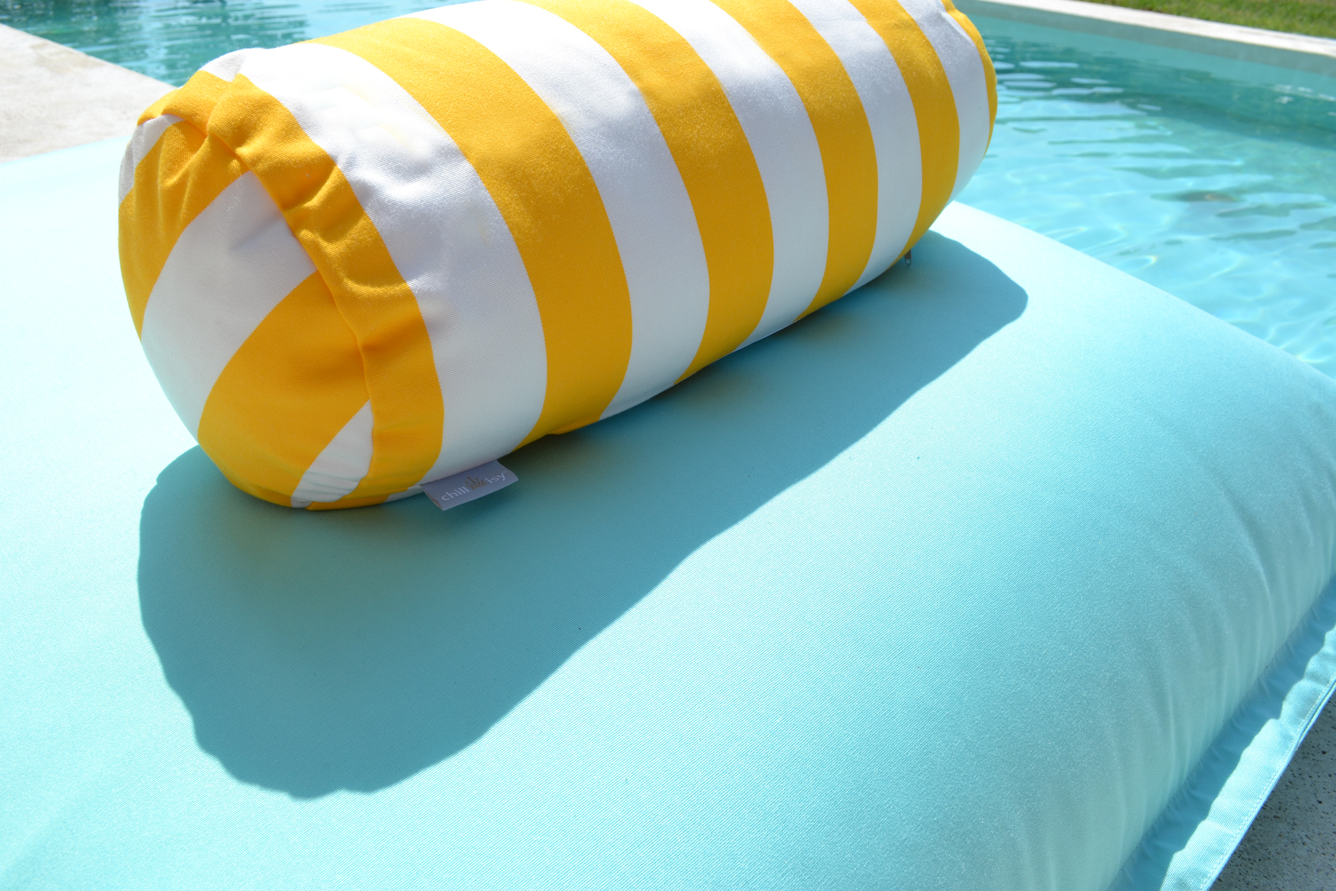 Pool Sitzsack Premium Poolkissen,  Schwimmrolle Gelb Weiß gestreift, Luxus Luftmatratze,  Farbe: Mint Türkis, schwimmende Liege, chillisy