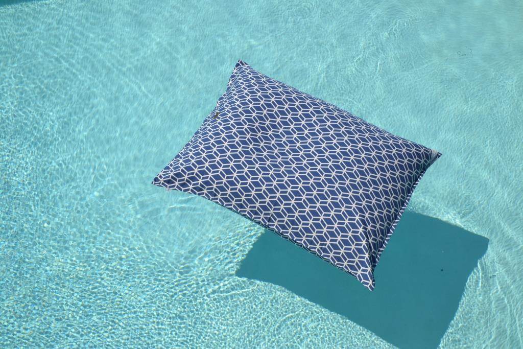 Poolkissen, Pool Sitzsack, Luxus Luftmatratze, Farbe: Türkis, Blau, chillisy, 160x120 cm, schwimmt auf dem Wasser, online kaufen.