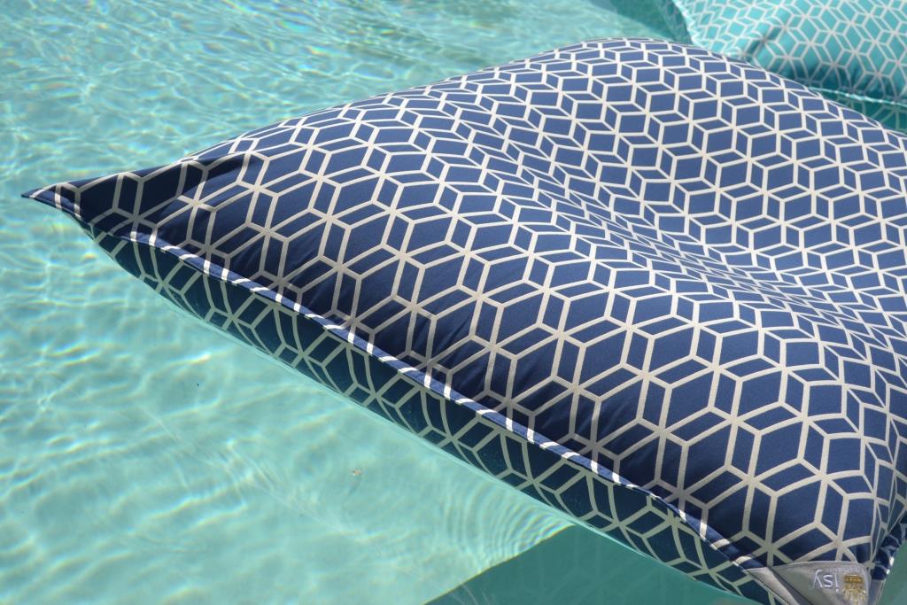 Poolkissen, Pool Sitzsack, Luxus Luftmatratze, Farbe: Türkis, Blau, chillisy, 160x120 cm, schwimmt auf dem Wasser, online kaufen.