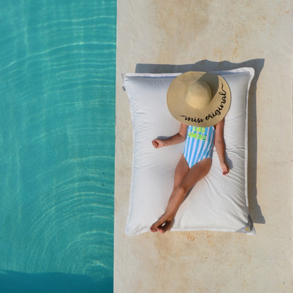 Pool Sitzsack  Mallorca Junior, Farbe: Weiß, Größe: 130x100 cm, schwimmt auf dem Wasser . Sitzsack für das Wasser und an Land. Hergestellt von chillisy in Deutschland.