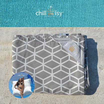 Poolkissenbezug für Premium Poolkissen Maxi 190x130 cm von chillisy in Crystal Grau Design zusammengelegt am Poolrand